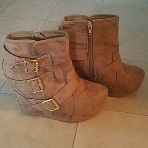 Wedge ankle boots